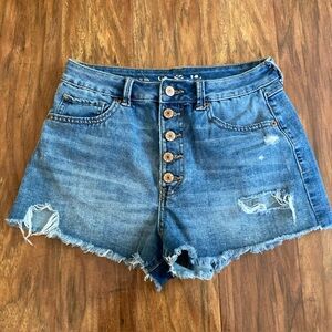 Button Fly Denim Distressed Shorts, Women’s Small
